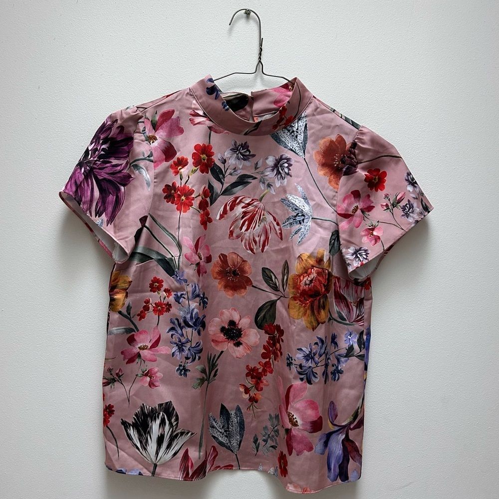 J. Crew Floral Elegant Feminine Silk Blouse in Pink size S